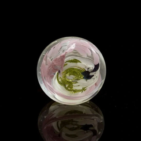 GLASS PAPERWEIGHT 🔮 - Picture 3 of 8